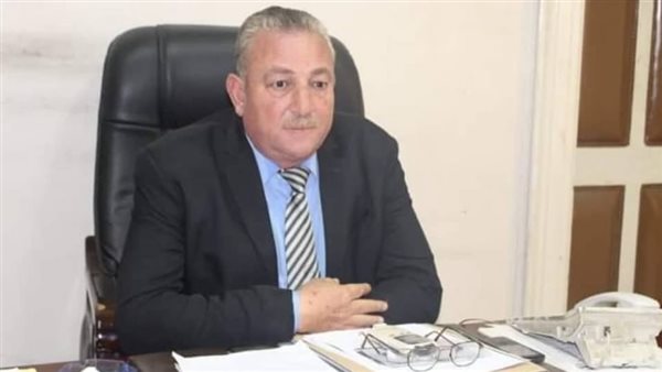  رئيس نقابة العاملين