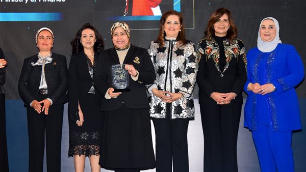  وزيرة التضامن وعدد