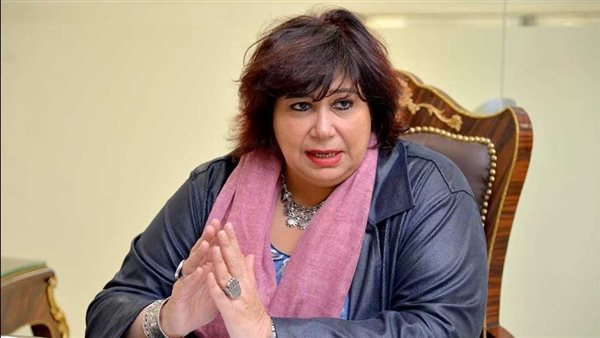 وزيرة الثقافة 