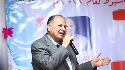 محافظ أسيوط يعتمد تنسيق القبول بالمدارس الثانوية العامة بمجموع 220 درجة