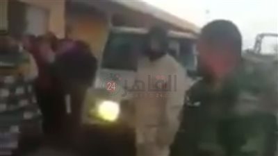 بينهم أطفال مصريون.. الصور الأولى للحظة ضبط مخزن اتجار بالبشر في ليبيا 