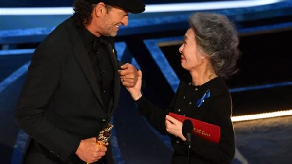 تروي كوتسور يفوز