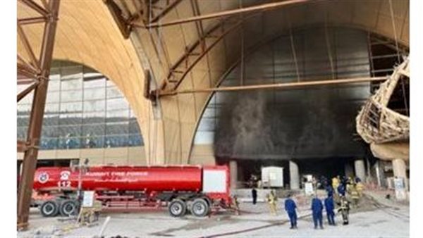 حريق ضخم بمبني مطار