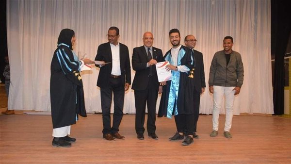 رئيس جامعة أسوان