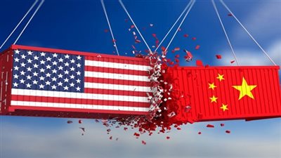 اقتصادي: البنوك المصرية تأثرت بالأزمة المالية العالمية في 2008.. وأمريكا تحارب الصين بسبب “العملة”