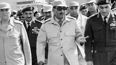 مبارك يروي تفاصيل مكالمته الأولى مع السادات بحرب أكتوبر (فيديو)