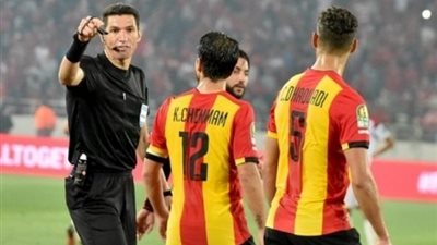 الاتحاد التونسي يقرر إنهاء تجربة الاستعانة بالحكام المصريين في الدوري والكأس