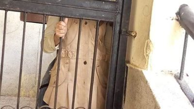 استبعاد مدير مدرسة طفلة كفر الشيخ المحبوسة داخل فصل.. والتحقيق مع 3 موظفين آخرين