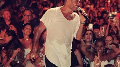 عمرو دياب ومحمد صلاح وميسي نجوم المرحلة الأولى في “ممر المشاهير” بدبي (صور)