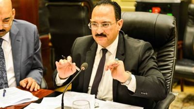 رئيس “نقل البرلمان” عن تذاكر القطارات: “هنيجي نسألكم نزود السعر ولا لأ”