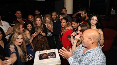 أبرزهم محمد رمضان.. نجوم الفن والإعلام يحتفلون بعيد ميلاد نهال عنبر (صور)