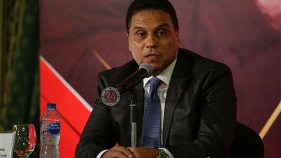 اليوم.. حسام البدري يجتمع مع جهازه المعاون في حضور حسام الزناتي