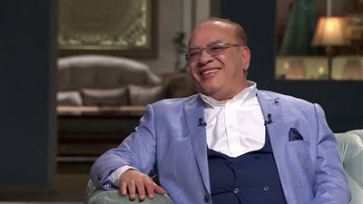 بعد الأمطار الغزيرة.. الفنانون يسخرون من غرق الشوارع والشلل المروري (صور)