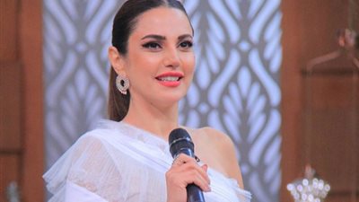 درة تروج لحلقتها مع منى الشاذلي وتشعل الانستجرام بالصور (صور)