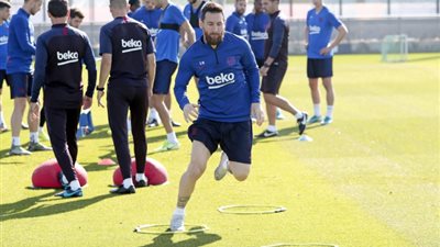 فالفيردي يُعلن قائمة برشلونة لمواجهة بلد الوليد غدًا