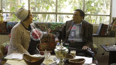 الزعيم عادل إمام يستكمل تصوير مشاهد “فلانتينو” بمنطقة سقارة بالهرم (صور)