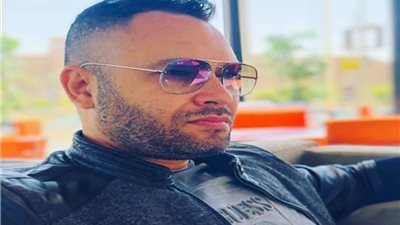 شريف مختار ينتهي من تصوير أفيش مسلسل “حواديت الشانزلزيه”