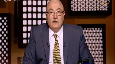 خالد الجندى يعلق على السخرية من شاربه: “ربيته العالم اتقلب” (فيديو)