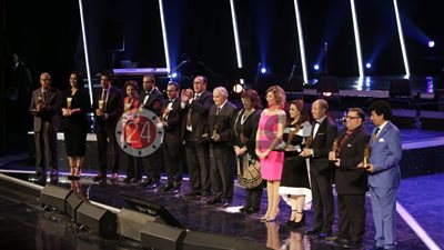 وزيرة الثقافة تكرم العديد من الشخصيات في افتتاح مهرجان الموسيقي العربية (صور)