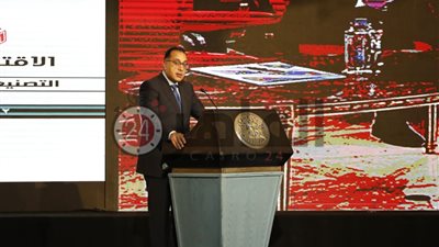 رئيس الوزراء: جذب الاستثمارات وزيادة قدرتنا على التصنيع والمنافسة فى الأسواق الخارجية أولوية للحكومة