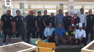 قبل العودة للقاهرة.. المنتخب الأولمبي يشكر القائمين على مقر الإقامة بالعين السخنة (صورة)
