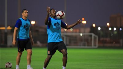 أجايي يطير إلى نيجيريا لتجديد جواز سفره