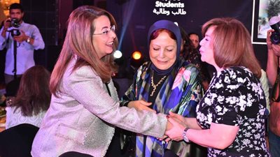 إلهام شاهين وأحمد حلمي يشهدان حفل جمعية “تكاتف” (صور)