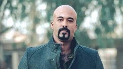 أيمن بهجت قمر ناعيا هيثم أحمد زكي: “حظه قليل في الدنيا” (صورة)