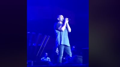 العزيز على قلبي.. عمرو دياب يشكر تركي آل الشيخ على حفله بموسم الرياض (فيديو)