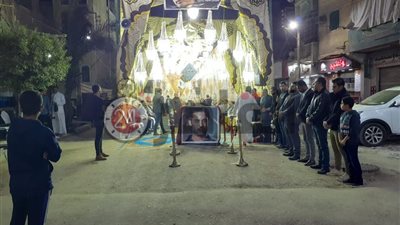 شاهد.. أول صور من عزاء هيثم أحمد زكي في الشرقية (صور)