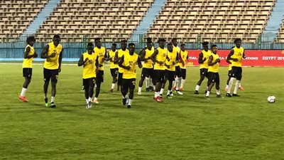 المنافس القادم.. لاعبو غانا يدخلون ستاد القاهرة بالأغاني قبل مواجهة الكاميرون (فيديو)