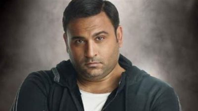 أكرم حسني يوجه الشكر لمعزيه في وفاة والده (تدوينة)