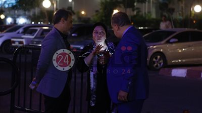 ظهور آخر لـ”روقة”.. نورا تحرص على تقديم واجب العزاء في هيثم أحمد زكي بمسجد الشرطة (صورة)