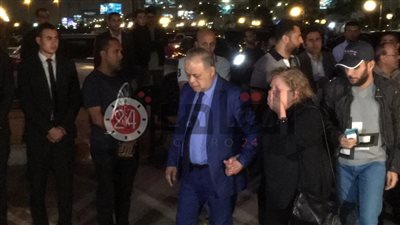 انهيار سمية الألفي في عزاء هيثم أحمد زكي.. وغياب أحمد الفيشاوي لحالته النفسية السيئة (فيديو وصور)