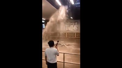 هل طالبت حكومة الإمارات مواطنيها بعدم نشر فيديوهات الأمطار في المطارات؟ (صورة)