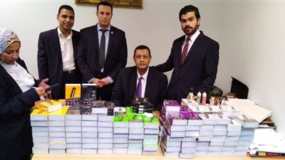جمارك مطار برج العرب تضبط محاولة تهريب كمية من الشيش الإلكترونية ومستلزماتها (صور)
