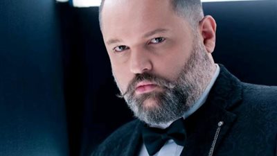 “أيام راحة البال”.. محمد محمود عبد العزيز ينشر صورة نادرة لطفولته مع عائلته (صورة)