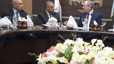 مصلحة الكيمياء تمنح “مستثمري العاشر” تخفيضا 50% على خدماتها للمصانع الغذائية