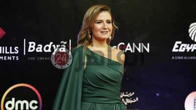 هنا شحية ودينا ومنى ممدوح يتألقن على الـ”ريد كاربت” بمهرجان القاهرة السينمائي (صور)