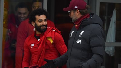 ليفربول يؤكد جاهزية محمد صلاح وروبرتسون لمباراة كريستال بالاس (صور)