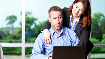 مديرة بنك تبتز 200 رجل جنسيًا مقابل الحصول على وظائف وقروض