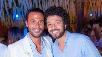 محمد إمام يشيد بالتعاون مع المخرج أحمد خالد موسى ويشوق الجمهور  لـ”لص بغداد” (صورة)