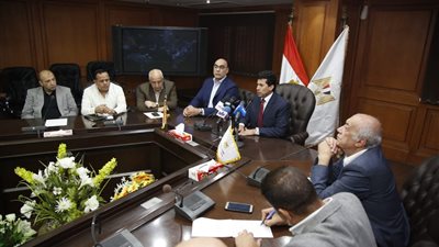 أشرف صبحي يكشف دور وزارة الرياضة في البطولة الإفريقية ومونديال اليد (صور وفيديو)