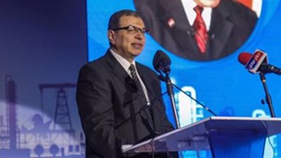 “القوى العاملة”: فض إضراب 300 عامل بشركة ملابس بالفيوم وصرف أجورهم الأسبوع الجاري