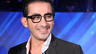 أحمد حلمي ينشر صورة نادرة.. ويتذكر الزمن الجميل بهذه الكلمات