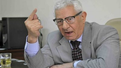 مكرم محمد أحمد: سيذكر التاريخ لـ “السيسي” أنه بنى مصر العصرية الحديثة (فيديو)