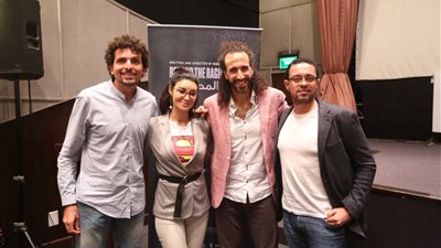 إقبال جماهيري ضخم على فيلم “ما وراء المحيط” في مهرجان القاهرة السينمائي (صور)