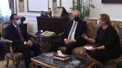 مدبولي يشيد بالتعاون مع شركة ميرسك في مجال إنتاج الهيدروجين الأخضر لتموين السفن 