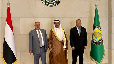 رئيسا مجلسي النواب والشورى اليمنيين يبحثان مع أمين التعاون الخليجي وضع خارطة طريق لإنهاء الأزمة