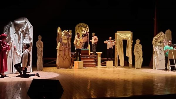 جانب من العروض 